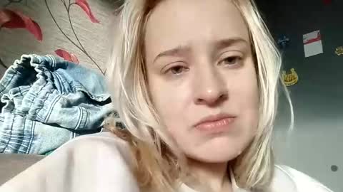 Snapshot of mila_420 chatting on 11/15/25, 09:28 Mila 420 online show from 11/15/25, 09:28