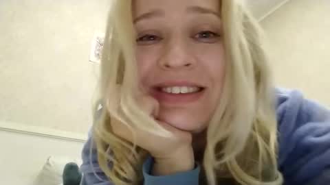 Snapshot of mila_420 chatting on 04/17/26, 05:05 Mila 420 online show from 04/17/26, 05:05