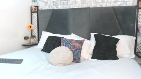 Snapshot of mila_adamss chatting on 11/08/25, 10:48 mila_adamss online show from 11/08/25, 10:48