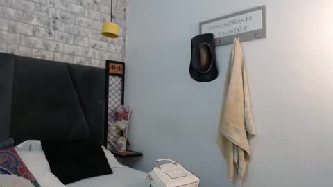 Snapshot of mila_adamss chatting on 11/28/25, 11:13 mila_adamss online show from 11/28/25, 11:13