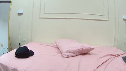 mila and bruno online show from 10/07/25, 12:46