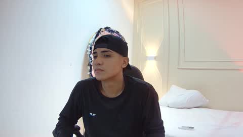 mila and bruno online show from 10/24/25, 12:45
