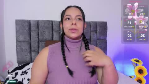 Snapshot of mila_chic chatting on 10/25/25, 10:59 mila online show from 10/25/25, 10:59