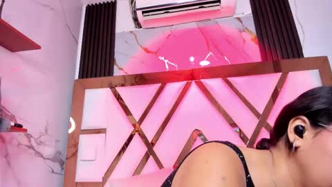 Snapshot of mila_clum chatting on 11/12/25, 07:35 Camila online show from 11/12/25, 07:35