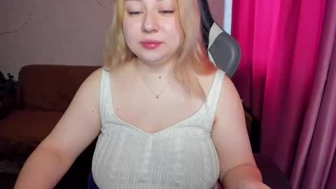 Mila shy sensual person  online show from 11/06/25, 08:04