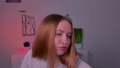 mila_glow online show from 10/01/25, 07:20