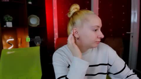 mila_glow online show from 12/22/25, 05:48