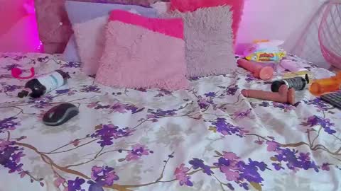 Snapshot of mila_grace_ chatting on 10/24/25, 06:48 mila_grace_ online show from 10/24/25, 06:48