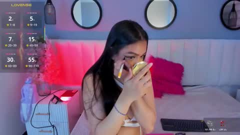 mila_hank online show from 11/12/25, 12:27