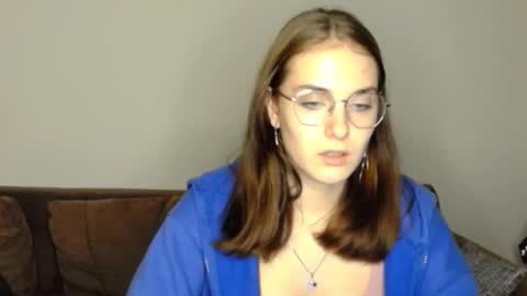 mila_keyy online show from 09/15/25, 09:04