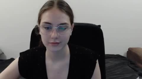 mila_keyy online show from 01/13/26, 09:20