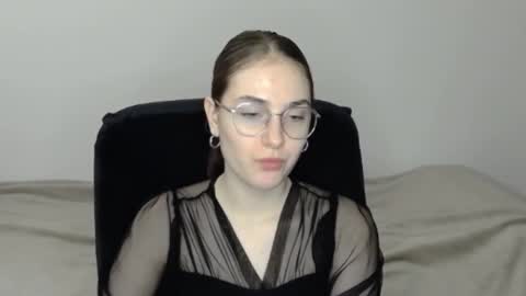 mila_keyy online show from 02/27/26, 08:42