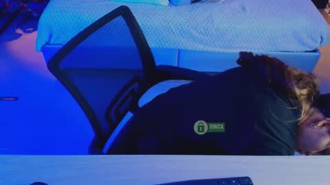 Milena  online show from 11/27/25, 11:12