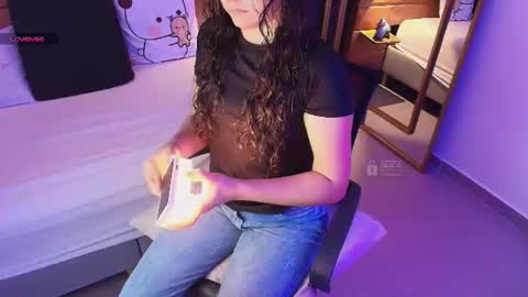 Snapshot of mila_kiitty chatting on 06/18/26, 11:25 Milena online show from 06/18/26, 11:25
