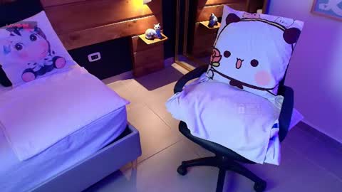 Snapshot of mila_kiitty chatting on 07/10/26, 11:13 Milena online show from 07/10/26, 11:13