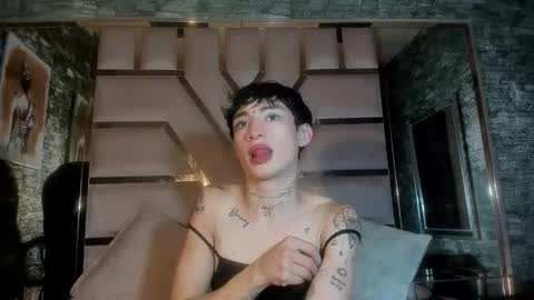 Snapshot of mila_leon chatting on 10/06/25, 04:10 Mila online show from 10/06/25, 04:10