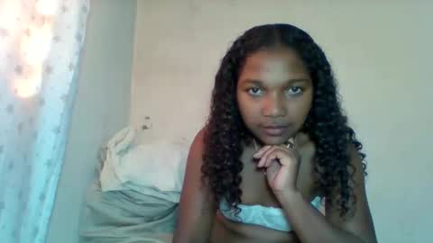 Snapshot of mila_lunah chatting on 04/30/26, 06:20 mila_lunah online show from 04/30/26, 06:20