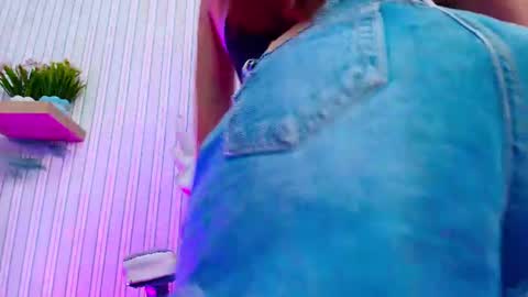 Snapshot of mila_mickey chatting on 07/24/26, 12:47 online show from 07/24/26, 12:47