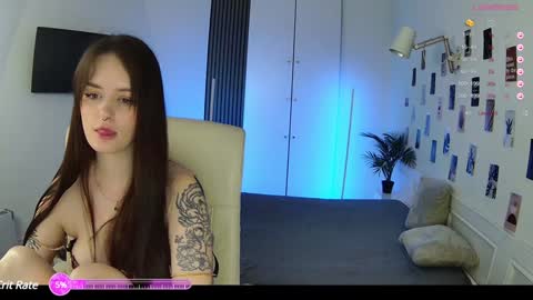 Snapshot of mila_nox chatting on 01/18/25, 03:49 Sasha online show from 01/18/25, 03:49
