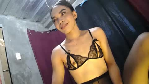 Snapshot of mila_seductressxx chatting on 07/06/26, 01:46 mila_seductressxx online show from 07/06/26, 01:46