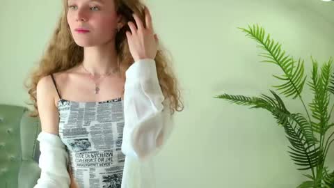 Mila online show from 05/04/26, 05:47