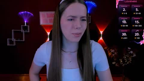 Snapshot of mila_sun__ chatting on 03/11/26, 08:42 mila_sun__ online show from 03/11/26, 08:42