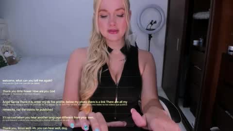 Mila online show from 12/01/25, 11:10