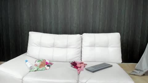          online show from 01/14/25, 02:29