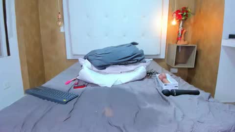          online show from 03/08/26, 02:04