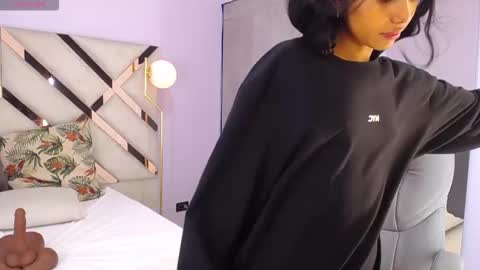 milaa_star online show from 02/15/26, 07:51