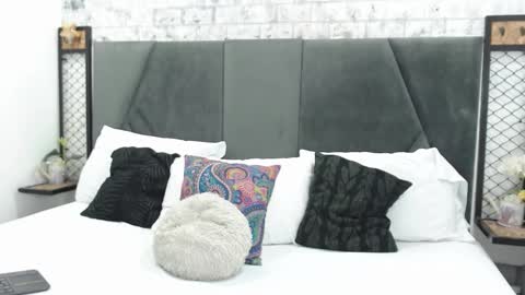 mila online show from 02/19/25, 11:28