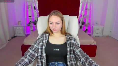 Snapshot of milaaddam chatting on 05/30/26, 05:37 Milla online show from 05/30/26, 05:37