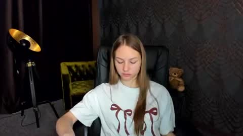 Snapshot of milaaddam chatting on 07/07/26, 07:23 Milla online show from 07/07/26, 07:23