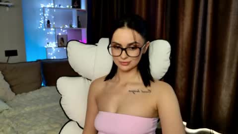 Mila online show from 05/21/26, 02:02