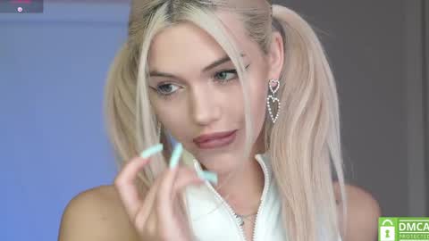 Mila and u can call me sweet bunny online show from 05/02/26, 09:47
