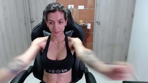 Snapshot of milacoxx8819 chatting on 03/05/25, 01:28 milacoxx8819 online show from 03/05/25, 01:28