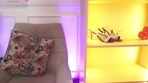 milacrave online show from 02/10/26, 11:36