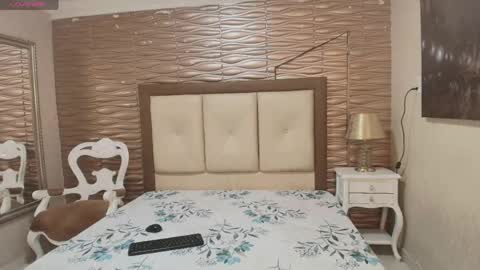 miladiosa online show from 04/04/26, 12:02