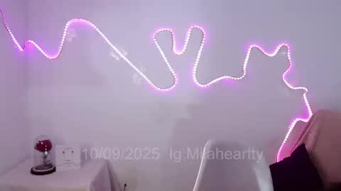 Snapshot of milah_hearrty chatting on 09/10/25, 08:42 Milah online show from 09/10/25, 08:42