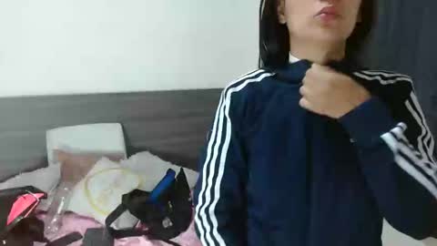 mila online show from 02/12/25, 09:20