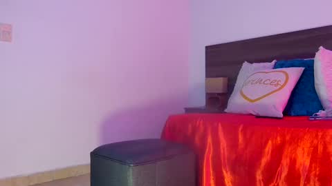 mila online show from 11/06/25, 06:42