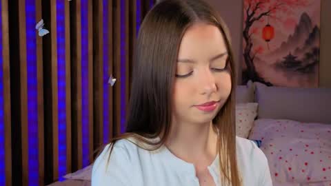 Snapshot of milaice chatting on 06/06/26, 03:06 Mila online show from 06/06/26, 03:06