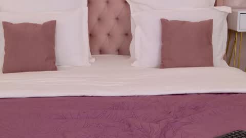 milaleoneli online show from 11/05/25, 03:34