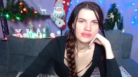 Snapshot of milaloona chatting on 12/07/24, 10:23 Milaloona online show from 12/07/24, 10:23