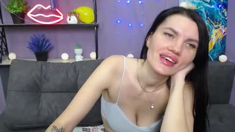 Snapshot of milaloona chatting on 01/30/25, 01:21 Milaloona online show from 01/30/25, 01:21