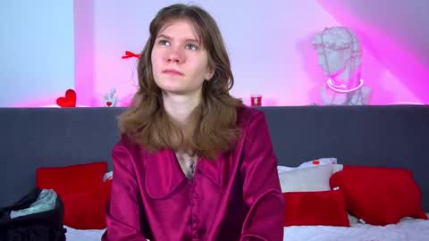 Snapshot of milamaelis chatting on 02/27/26, 12:05 Mila online show from 02/27/26, 12:05