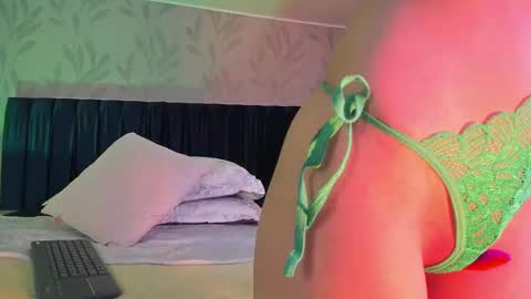 Snapshot of milan_daph chatting on 03/03/26, 05:30 Daphne online show from 03/03/26, 05:30