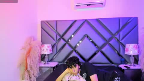 milan_lewiss online show from 02/26/26, 12:26