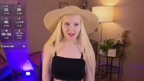 Snapshot of milana__key chatting on 11/28/25, 12:24 Milana online show from 11/28/25, 12:24