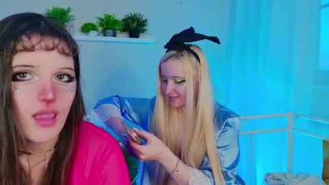 Snapshot of milana__key chatting on 12/14/25, 07:14 Milana online show from 12/14/25, 07:14